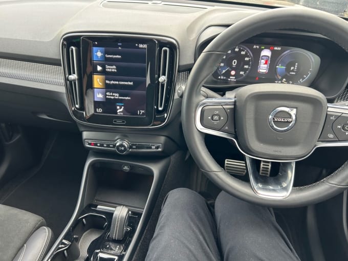 2025 Volvo Xc40