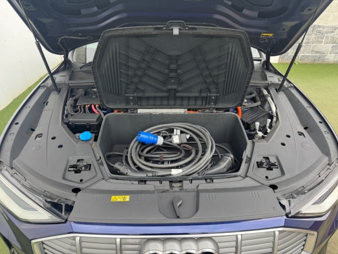 2025 Audi E-tron