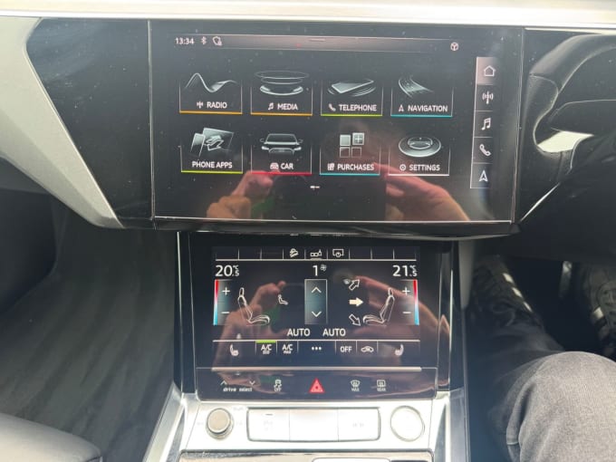 2025 Audi E-tron