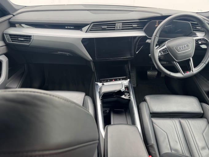 2025 Audi E-tron