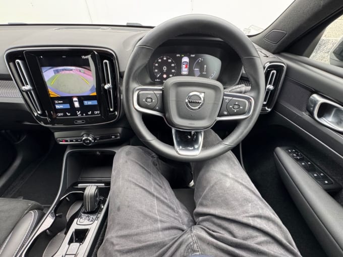 2025 Volvo Xc40