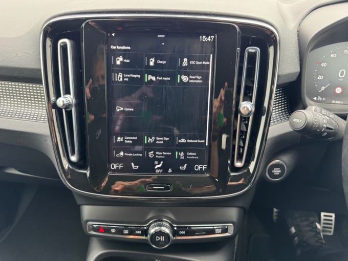 2025 Volvo Xc40