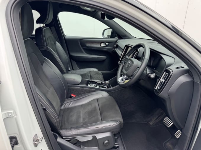 2025 Volvo Xc40