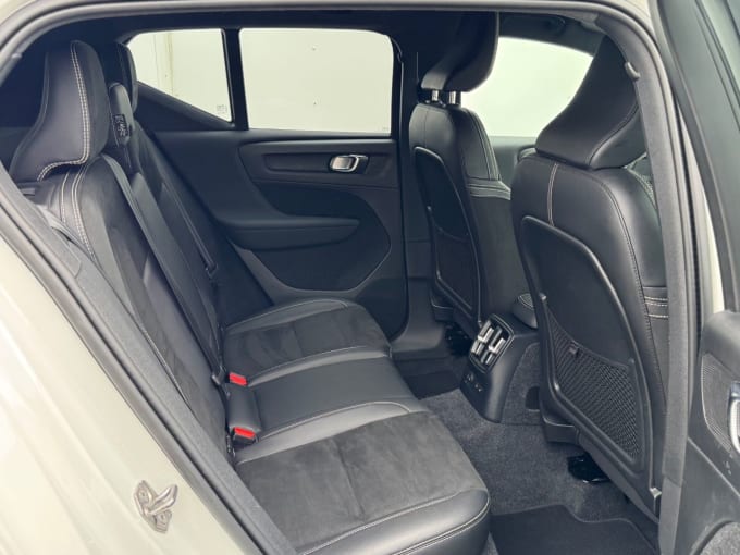 2025 Volvo Xc40