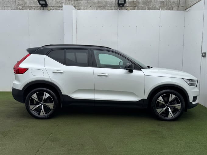 2025 Volvo Xc40