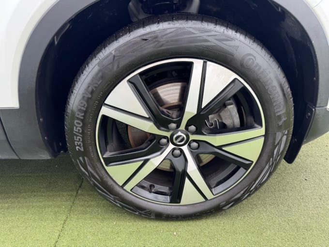 2025 Volvo Xc40