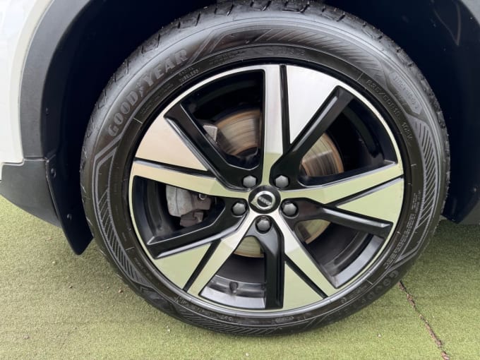 2025 Volvo Xc40