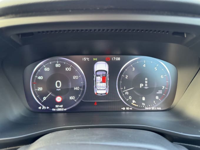 2025 Volvo Xc40