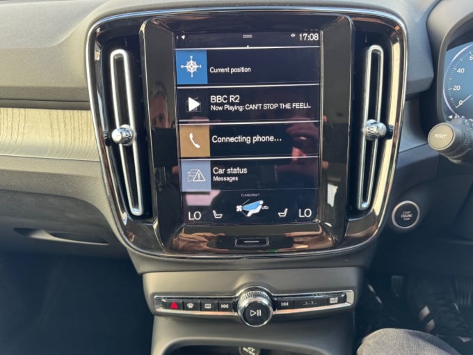 2025 Volvo Xc40