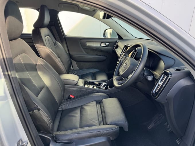 2025 Volvo Xc40