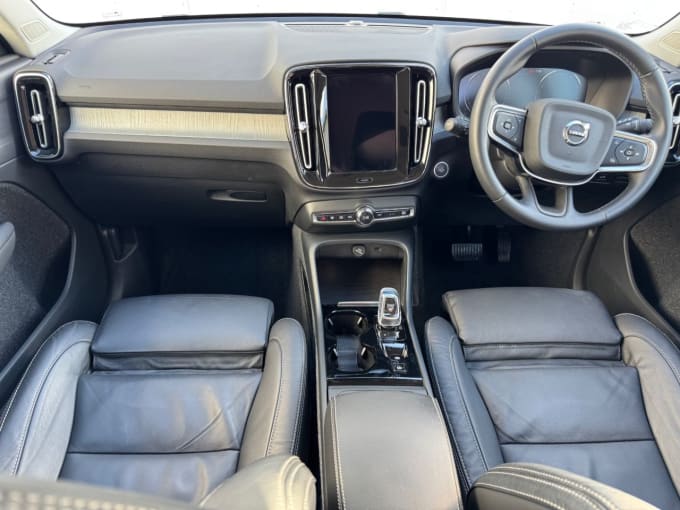 2025 Volvo Xc40