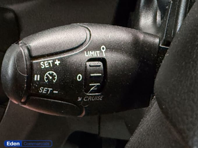 2025 Peugeot Expert