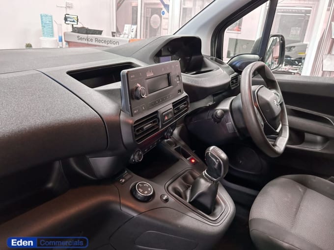 2025 Peugeot Partner