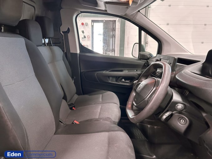 2025 Peugeot Partner