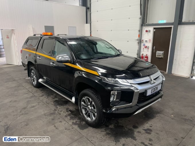 2025 Mitsubishi L200