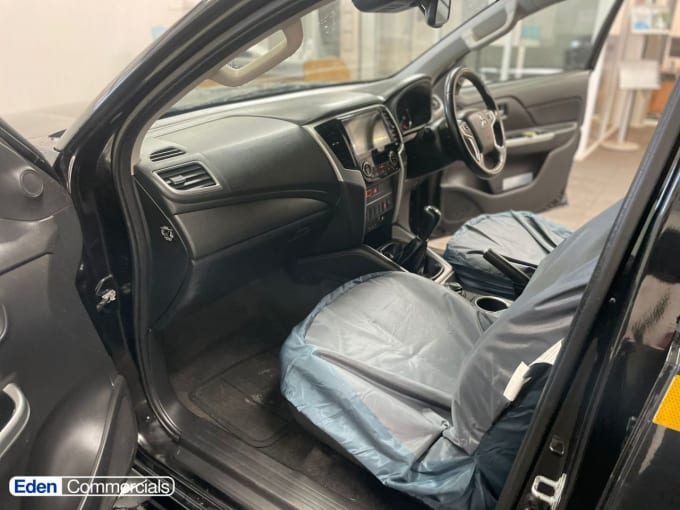 2025 Mitsubishi L200