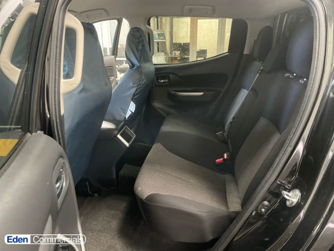 2025 Mitsubishi L200