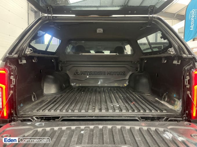 2025 Mitsubishi L200