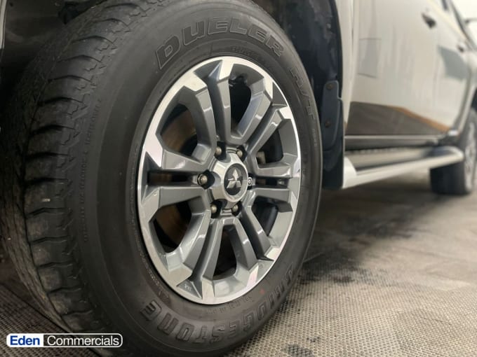 2025 Mitsubishi L200