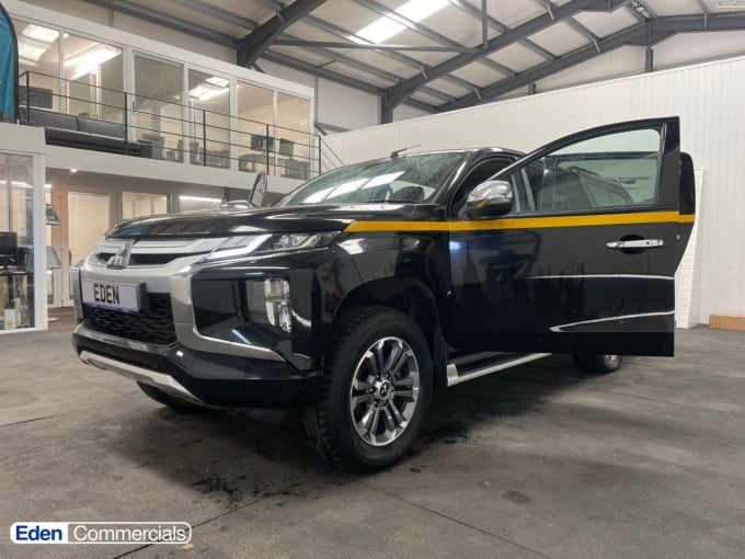 2025 Mitsubishi L200