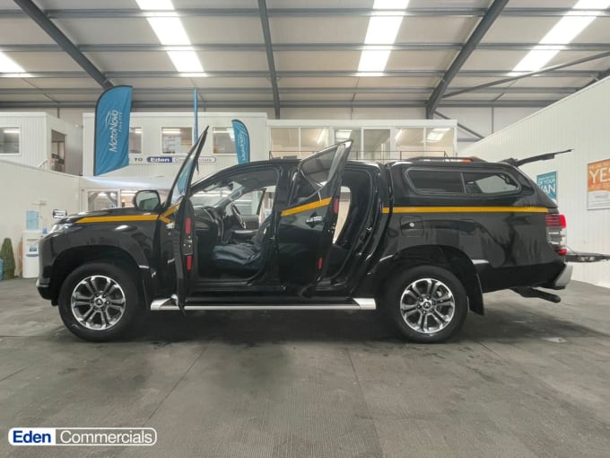 2025 Mitsubishi L200