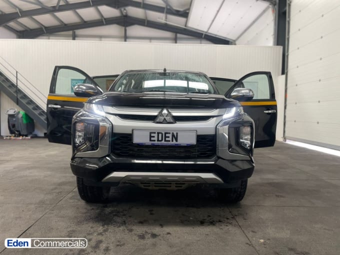2025 Mitsubishi L200