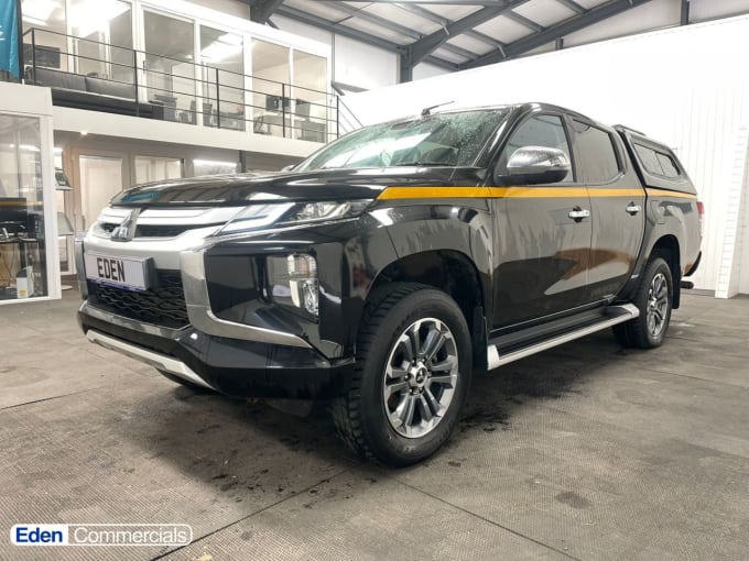 2025 Mitsubishi L200