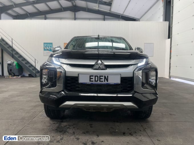 2025 Mitsubishi L200