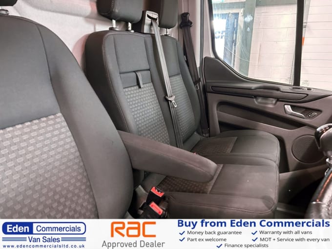 2025 Ford Transit Custom