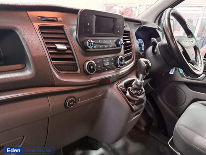 2025 Ford Transit Custom