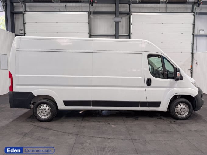 2025 Vauxhall Movano