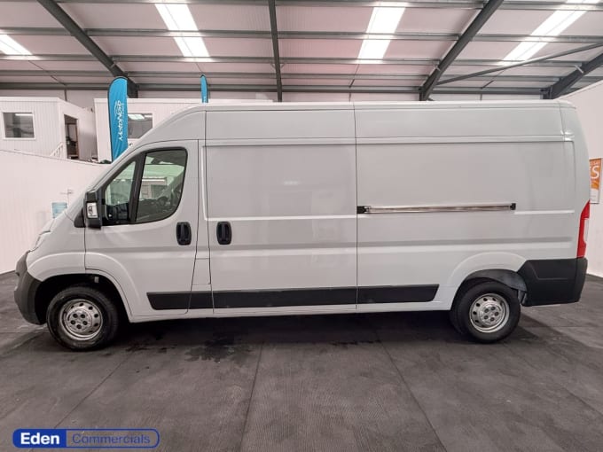 2025 Vauxhall Movano