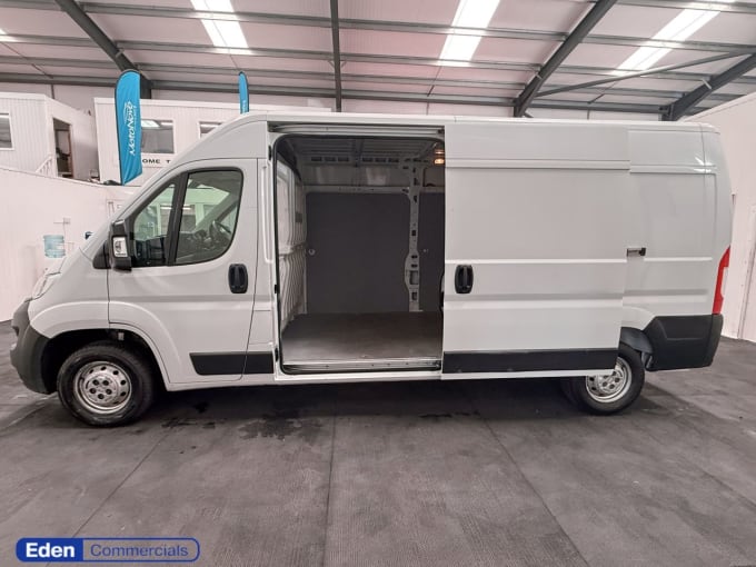 2025 Vauxhall Movano