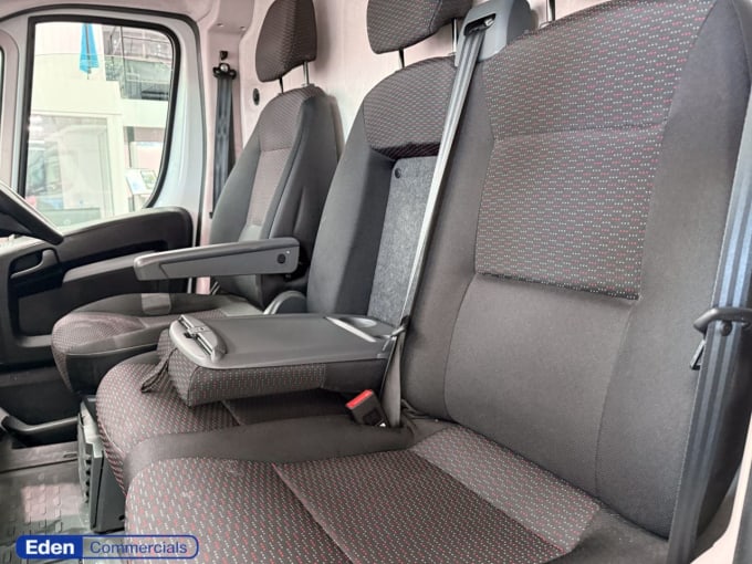 2025 Vauxhall Movano