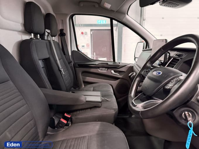 2025 Ford Transit Custom