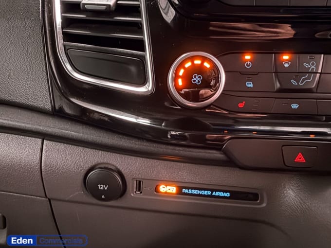 2025 Ford Transit Custom