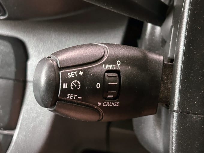2025 Vauxhall Vivaro