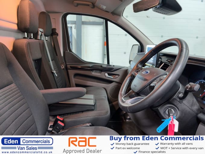 2025 Ford Transit Custom