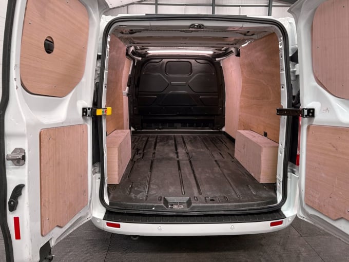 2025 Ford Transit Custom
