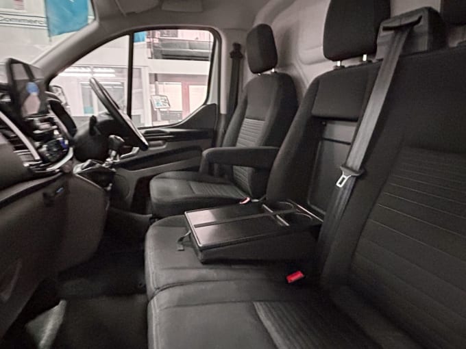 2025 Ford Transit Custom