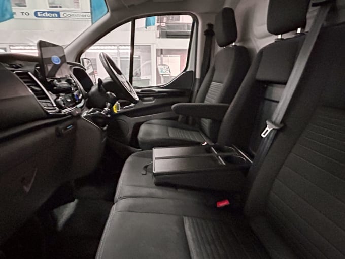 2025 Ford Transit Custom