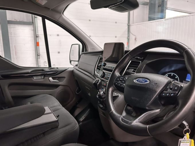 2025 Ford Transit Custom