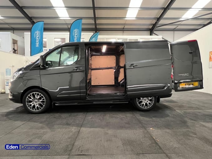 2025 Ford Transit Custom