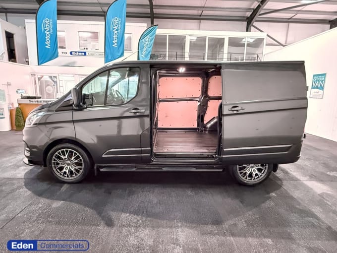 2025 Ford Transit Custom