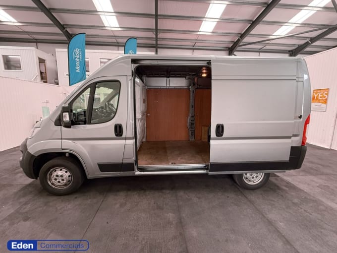 2025 Vauxhall Movano