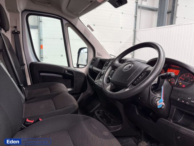 2025 Vauxhall Movano