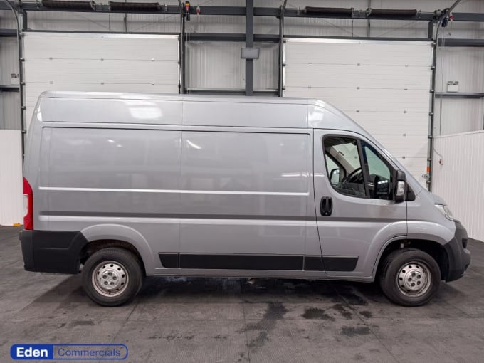 2025 Vauxhall Movano