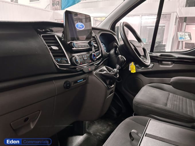 2025 Ford Transit Custom