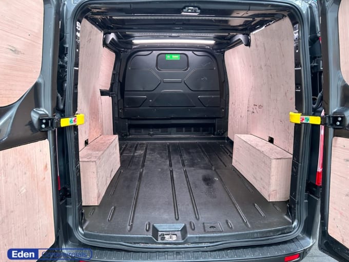 2025 Ford Transit Custom