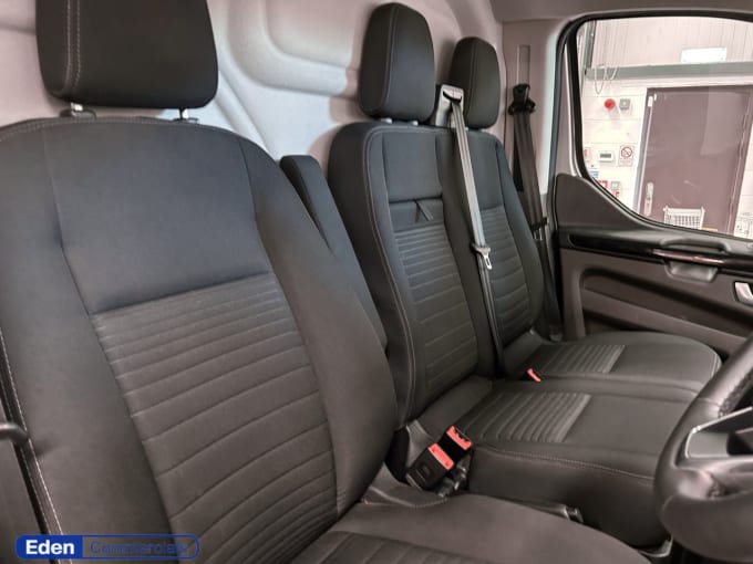 2025 Ford Transit Custom